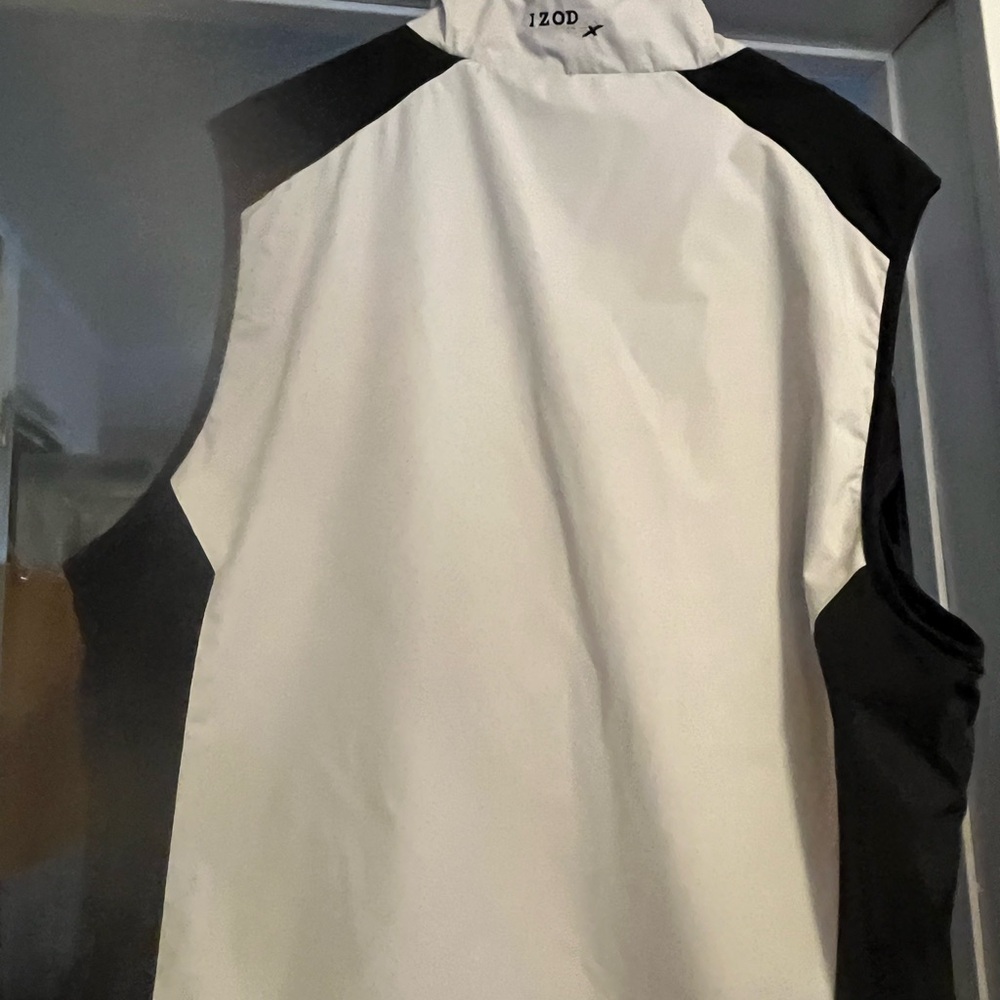 IZOD Men's Black and White Shirt